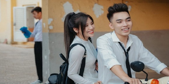 Chiêm bao gặp bạn học là con trai trong mơ chốt 07, 70, 77