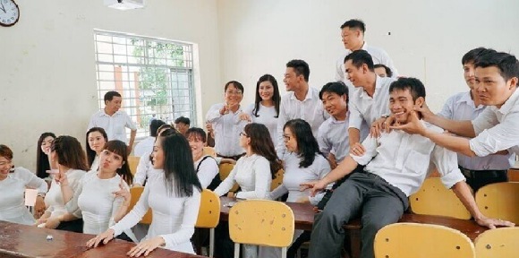 Mơ gặp bạn học thường khơi gợi cảm xúc hoài niệm